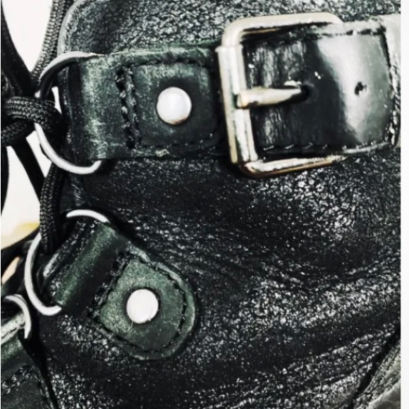 EUC UGG Waterproof Women's Black Leather Lace Up Ankle Boots s/n 1007999 Sz 6 - Picture 5 of 10